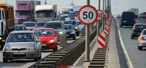 Украинцам будут платить за съемку нарушений ПДД на телефон