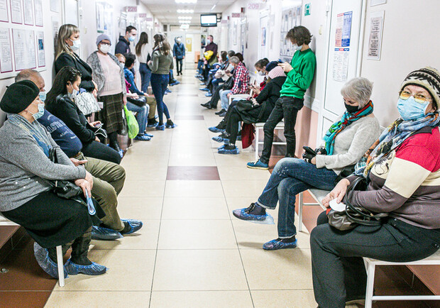 В запорожской поликлинике люди подрались из-за очереди на рентген. 