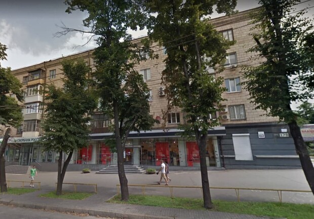 Еще один дом в Запорожье на проспекте Соборном начал "трещать по швам". 