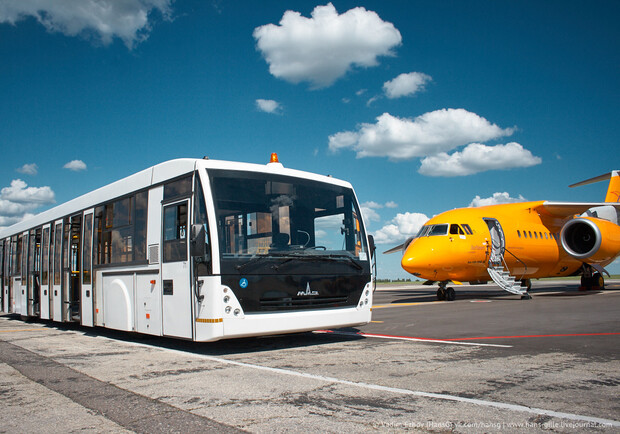 В аэропорту Запорожья появились перронные автобусы. 
