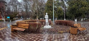 В Одессе на территории больницы открыли памятник доктору