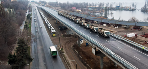 В Запорожье испытали на прочность подъезды к вантовому мосту (видео)