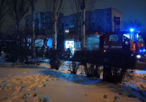 В Запорожье из пылающего общежития эвакуировали 28 человек - 