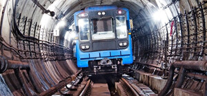 На Теремках из-за пьяного мужчины остановилось движение поездов метро