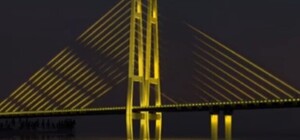 В Запорожье на вантовом мосту переходят к укладке асфальта