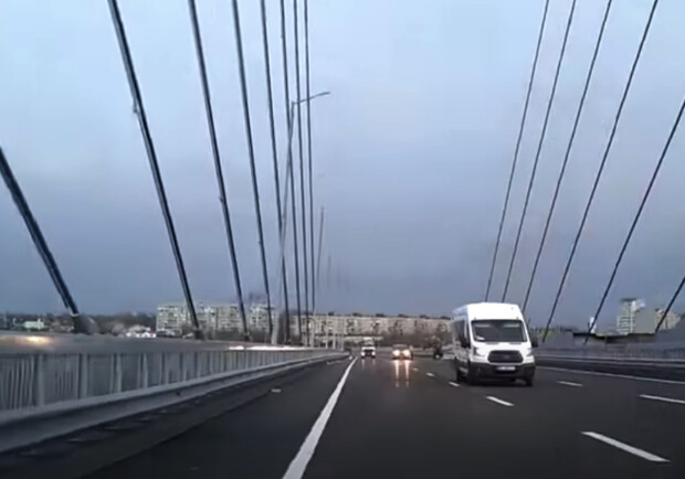 Блогер проехал по новому мосту в Запорожье 