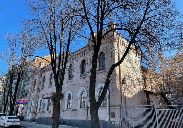 Как в Запорожье выглядит старинное здание синагоги "Портных" . 