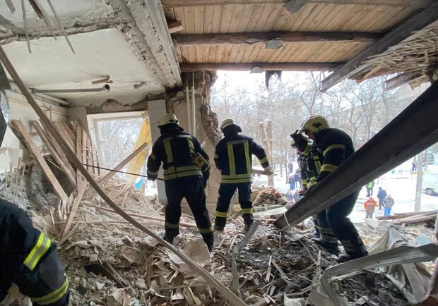 Запорожцев просят помочь пострадавшим при взрыве дома около ТРЦ "Аврора". 