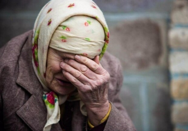 В Запорожской области толпа ромов вломилась в дом к бабушке 