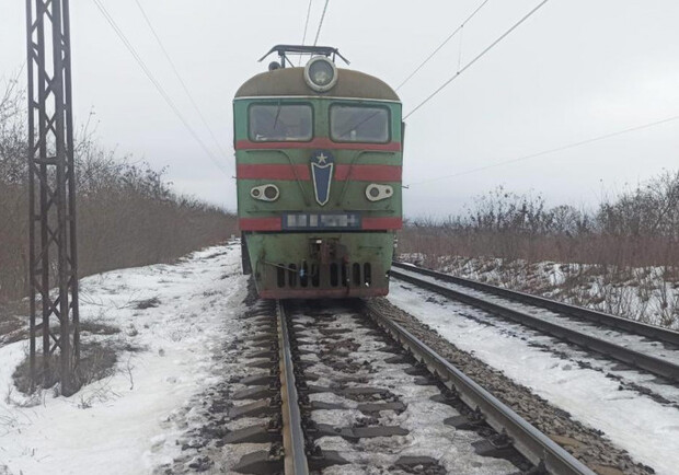 В Запорожской области локомотив сбил 15-летнюю девочку. 