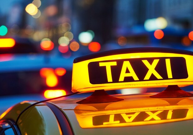 В Запорожье водитель такси избил пассажиров. 