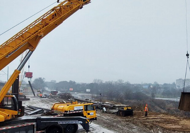Что сейчас строят на Набережной возле нового моста в Запорожской области 