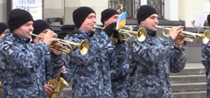 В Одессе на вокзале военный оркестр исполнил гимн Украины