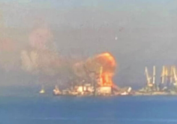 Командирами поврежденных десантных кораблей в Бердянске были из числа предателей Украины 