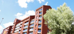 Сервіс Booking запустив знижки на оренду житла для українських біженців у Європі