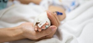 На Львівщині кролик відкусив однорічному хлопчику вказівний палець