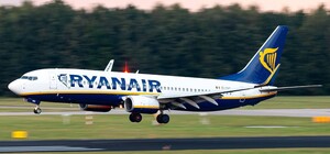 Лоукостер Rayanair планирует возобновить рейсы из Украины 