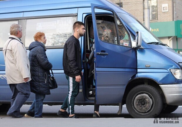 В Запорожье перевозчики повысили стоимость проезда в маршрутках: что говорят в горсовете - 