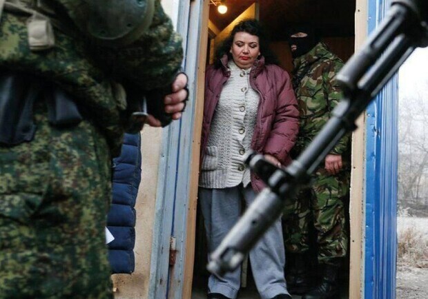 В Запорожской области российские оккупанты держат в плену более 100 человек. 