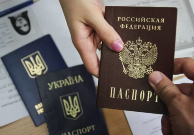 Мэр Мелитополя рассказал, зачем людям будут раздавать российские паспорта и почему их нельзя брать 