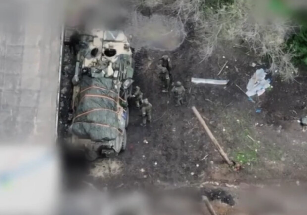 В Запорожской области спецназ уничтожил российский БТР-82: видео момента 