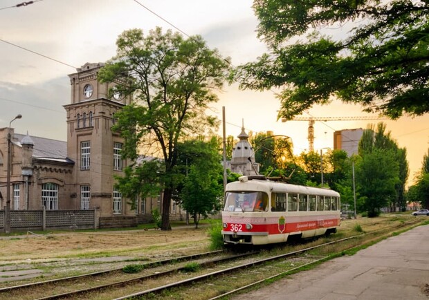 Як працюватиме громадський транспорт у Запоріжжі 22 червня. 