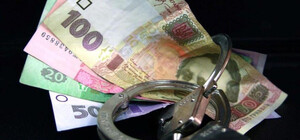 В Киеве мошенник обманул женщину на 10 тысяч гривен, обещая эвакуацию из Мариуполя