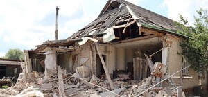 Троє поранених: росіяни вночі обстріляли Дергачі