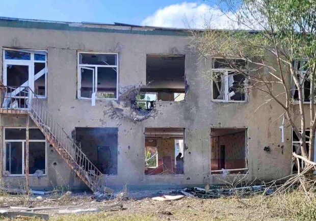 Российские оккупанты прицельно обстреляли детский сад в Запорожской области. 