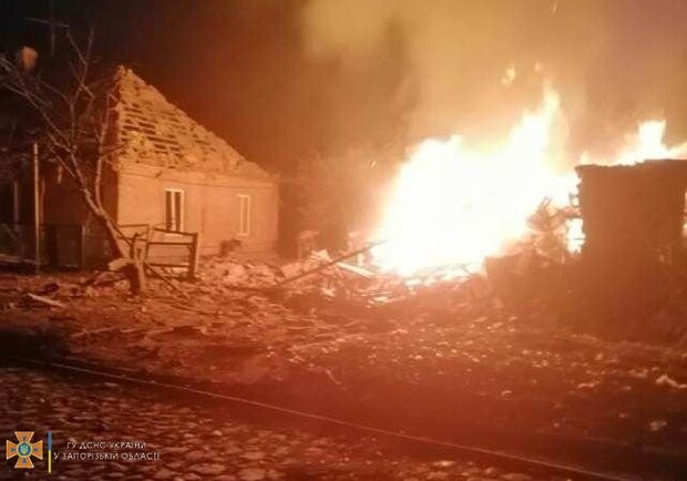 Спасатели показали последствия вражеских обстрелов по Запорожской области 