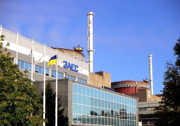 Глава МАГАТЭ собирается посетить оккупированную россиянами Запорожскую АЭС. 