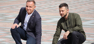 В Киеве на площади перед Верховной Радой открыли Аллею смелости