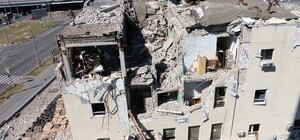 В Харькове разбирают завалы Дома печати: фото, видео