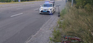 На Большой Окружной электросамокатчик протаранил велосипедиста