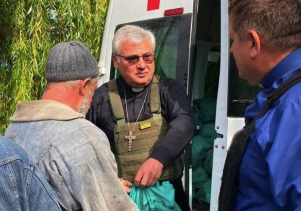 Посланник Папы Римского попал под обстрел оккупантов в Запорожской области 