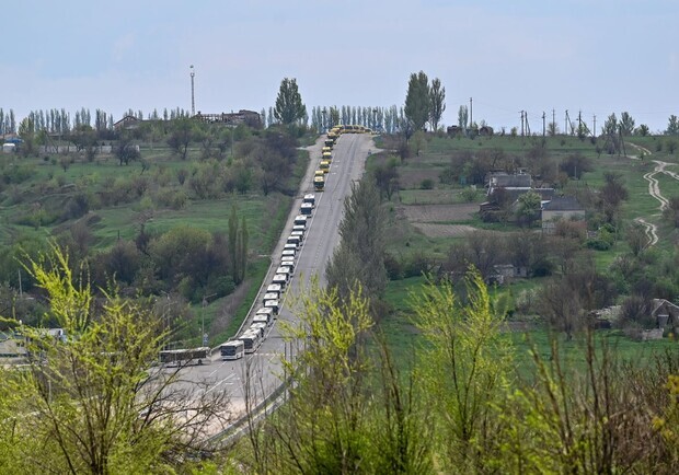 На російському блокпосту у Василівці окупанти закрили виїзд для евакуації. 