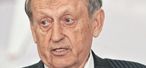 Суд взял под стражу президента 