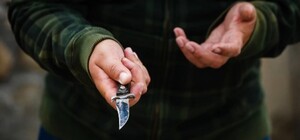 В Киеве мужчина инсценировал разбойное нападение, чтобы украсть деньги