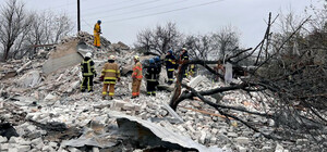 Ракетный удар по многоквартирному дому в Вольнянске: погибших уже 9