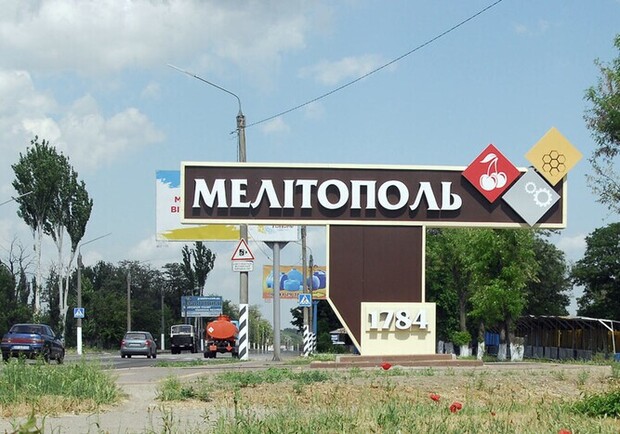 В Мелитополе оккупанты мародерят магазины и прибегают к изнасилованиям - 