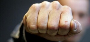 Під Одесою чоловік катував двох односельців, щоб 