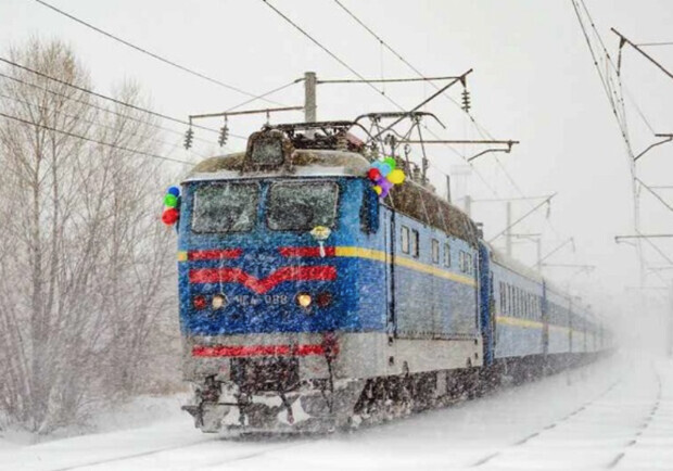 Какие поезда ходят из Запорожья 18 декабря 2022 года. 