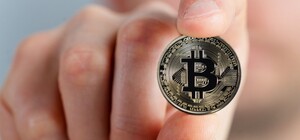 Мережа аптек у Києві почала приймати оплату в криптовалюті