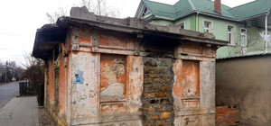 На Чубаевке замуровали старинную трамвайную остановку