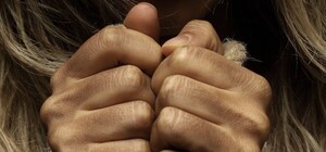 У Запорізькій області людей катували струмом і вставляли гострі предмети під нігті