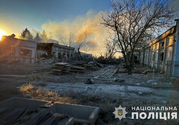 Вдарили ракетами класу Х та із ЗРК С-300: фото наслідків вибухів у Запорізькій області 