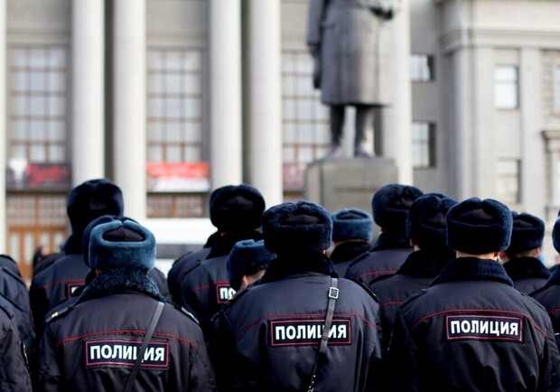 В Запорожскую область завезли 800 полицейских из России - 