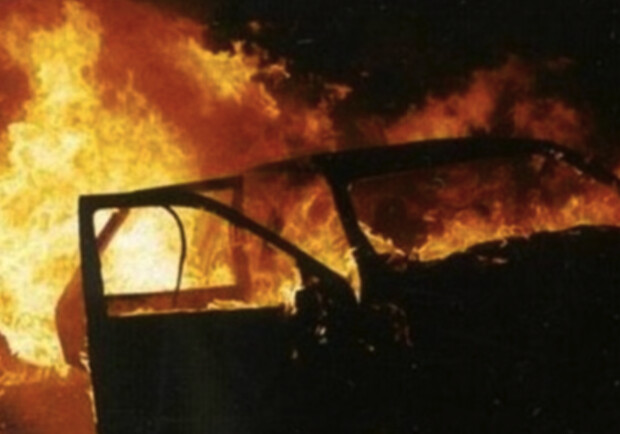 У Запорізькій області на "Дорозі життя" вибухнув автомобіль із цивільними 