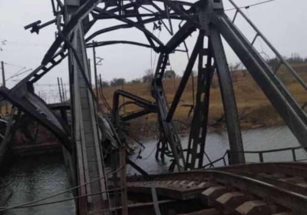 Мер Мелітополя прокоментував руйнування залізничного мосту - 