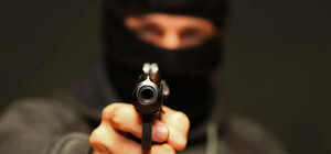 Готовили преступления в городе: в центре Днепра задержали вооруженных мужчин